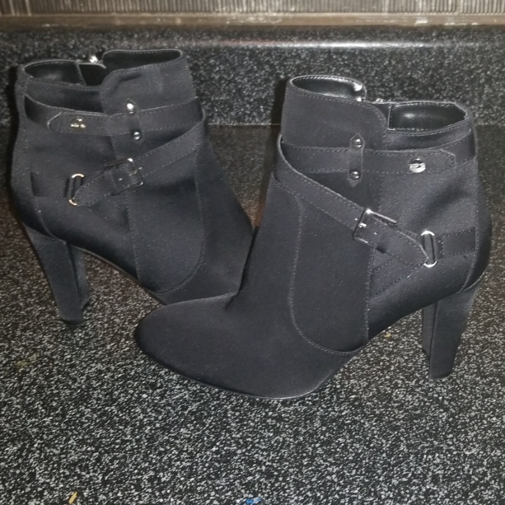 Ankle bootie